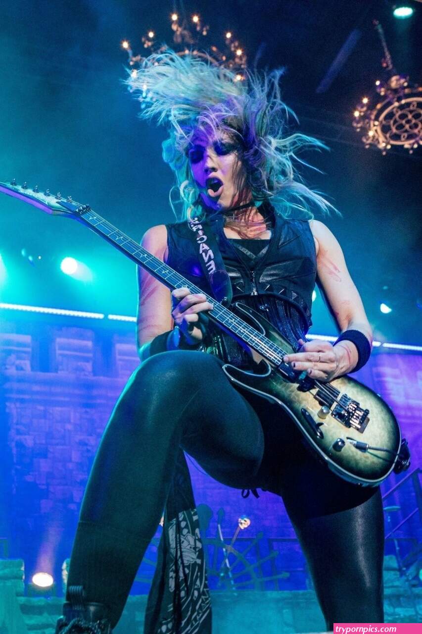 Nita Strauss Nude Porn Pics From Onlyfans